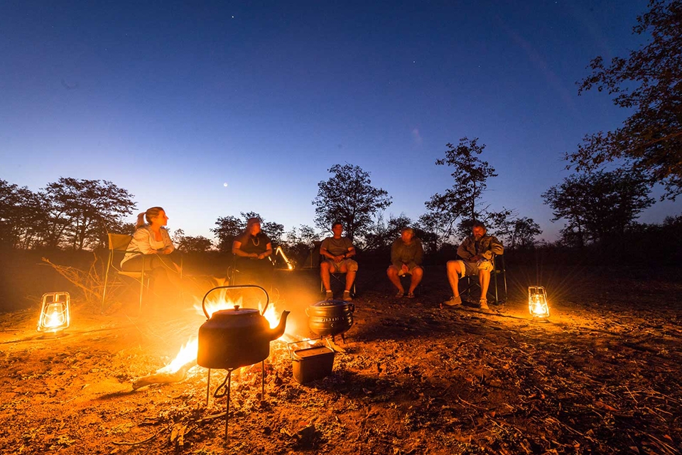 05 Wilderness Trail Camp Lagerfeuer Elela Africa