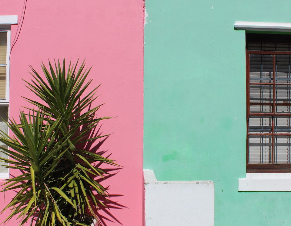 Die bunten Häuser sind typisch für das Stadtviertel Bo Kaap.